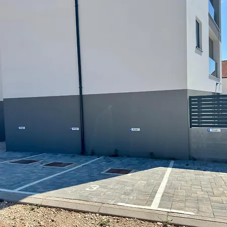 Infinito, New Modern 73m2, Sea View דירה *