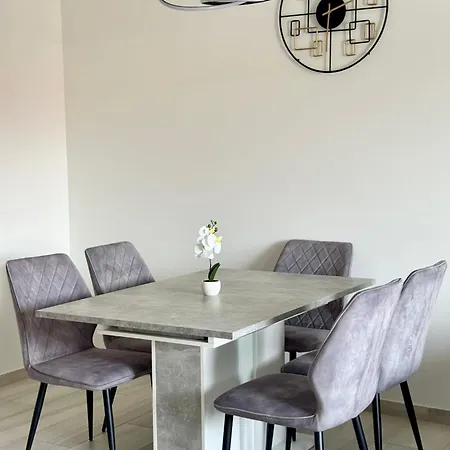 Infinito Apartament *