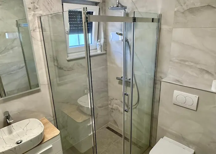 דירה Infinito, New Modern 73m2, Sea View ז'אבוריץ'