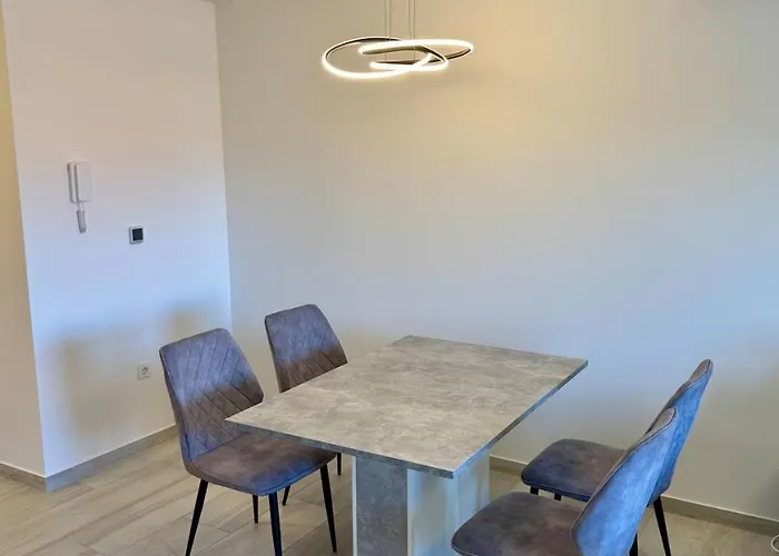 Infinito, New Modern 73m2, Sea View דירה *