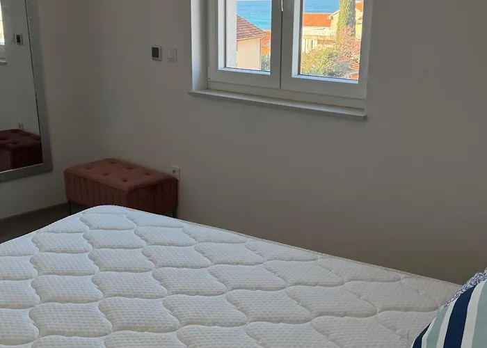 Infinito, New Modern 73m2, Sea View דירה