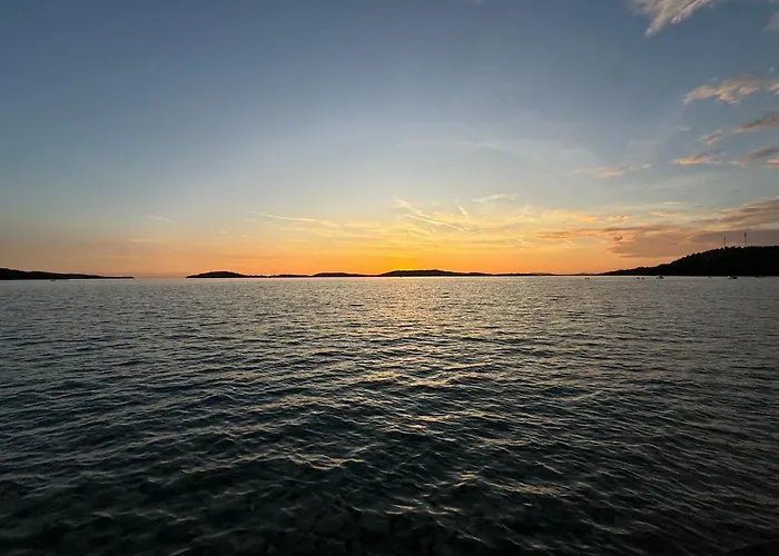 Infinito, New Modern 73m2, Sea View דירה *