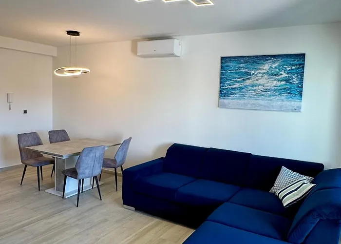Infinito, New Modern 73m2, Sea View דירה